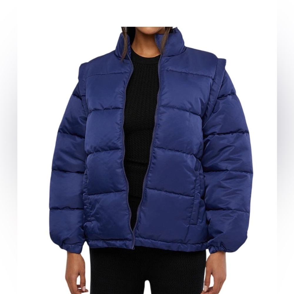 WeWoreWhat Navy Puffer Jacket Zip off Sleeves